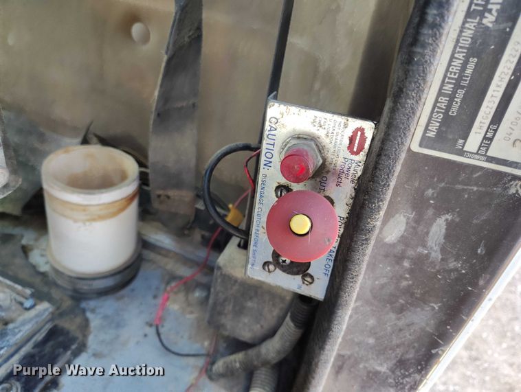 image for item DT0768 1989 International 2554 volumetric concrete mixer truck