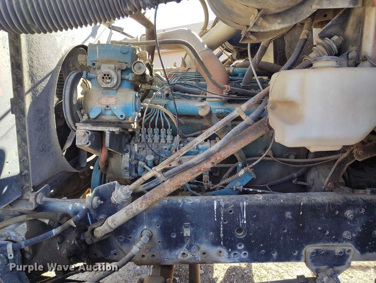 image for item DT0768 1989 International 2554 volumetric concrete mixer truck