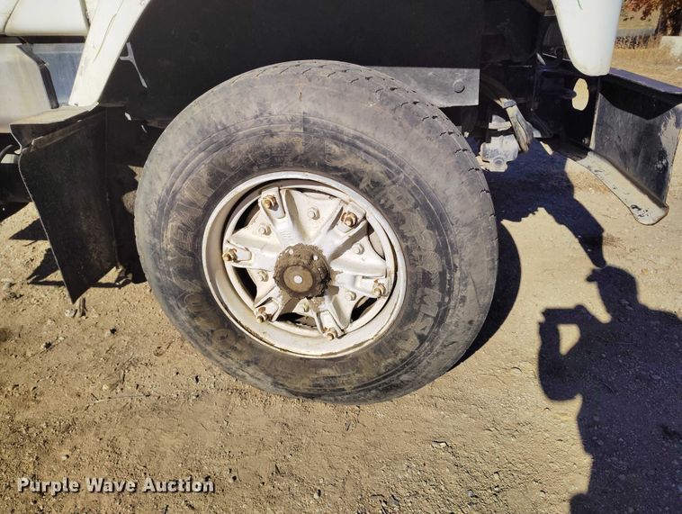 image for item DT0768 1989 International 2554 volumetric concrete mixer truck