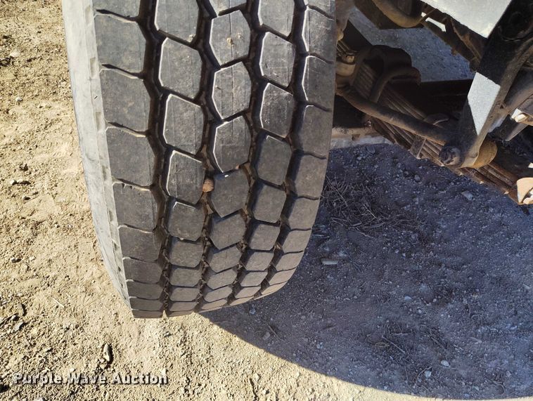 image for item DT0768 1989 International 2554 volumetric concrete mixer truck