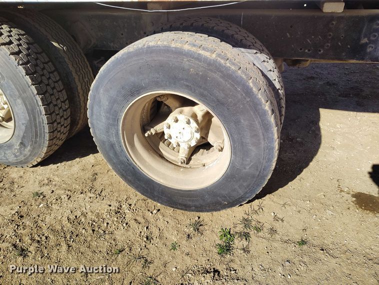 image for item DT0768 1989 International 2554 volumetric concrete mixer truck