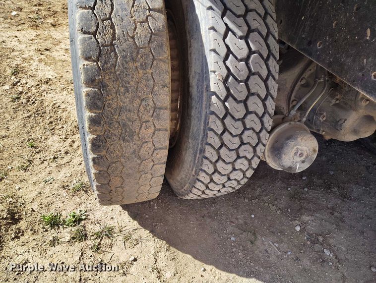 image for item DT0768 1989 International 2554 volumetric concrete mixer truck