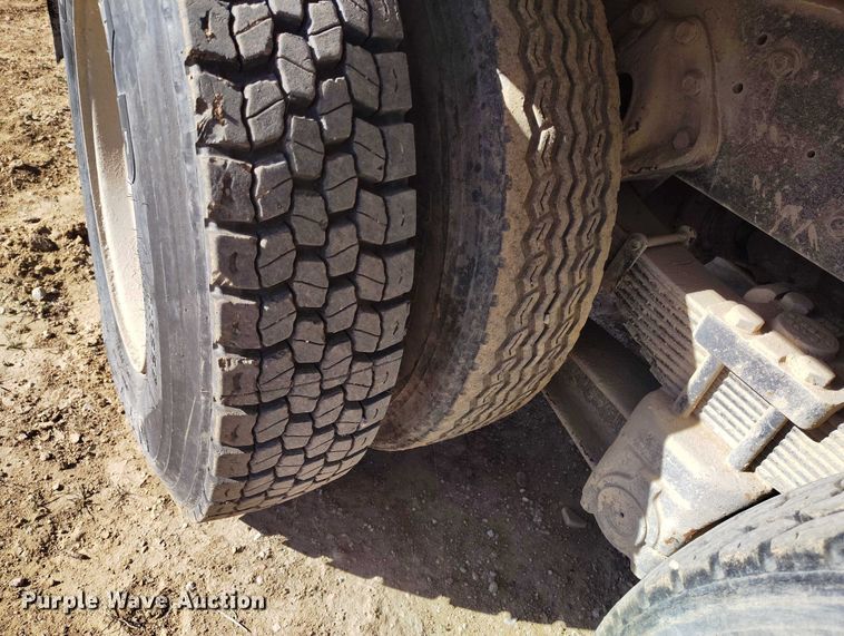 image for item DT0768 1989 International 2554 volumetric concrete mixer truck