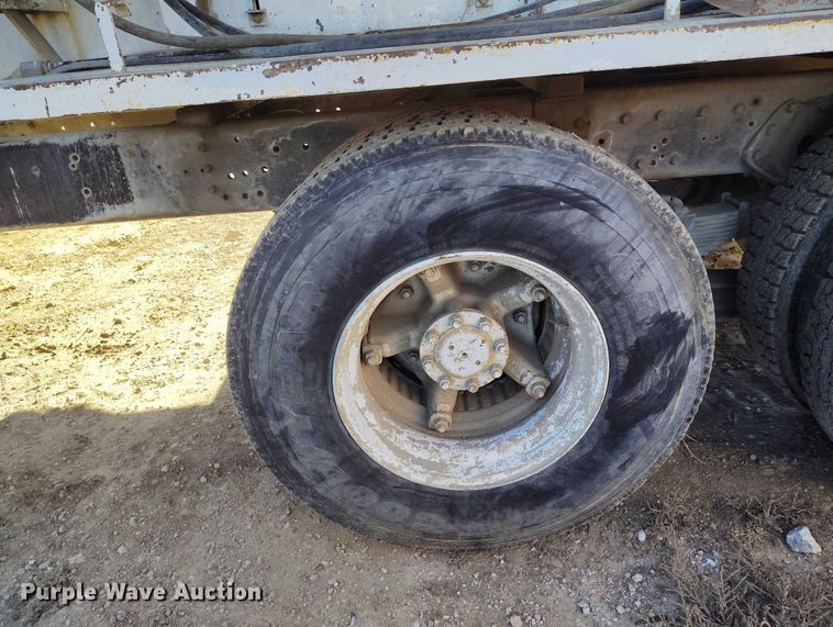 image for item DT0768 1989 International 2554 volumetric concrete mixer truck