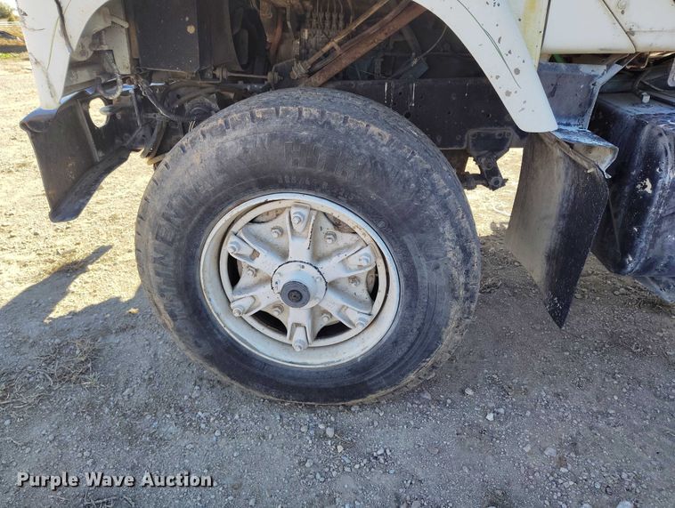 image for item DT0768 1989 International 2554 volumetric concrete mixer truck