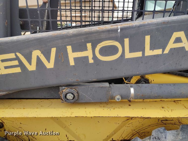 image for item DT0769 1999 New Holland LX 565 skid steer loader