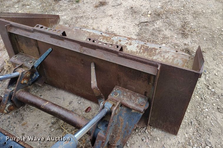 image for item DT0769 1999 New Holland LX 565 skid steer loader