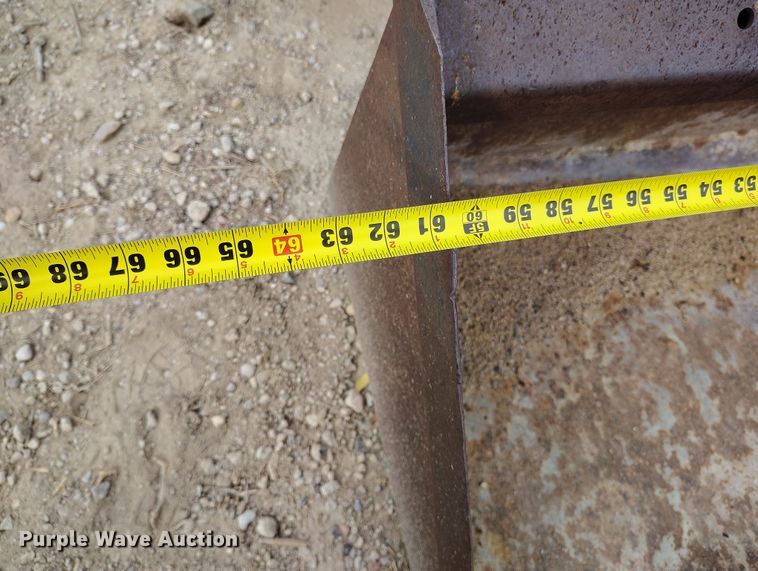 image for item DT0769 1999 New Holland LX 565 skid steer loader