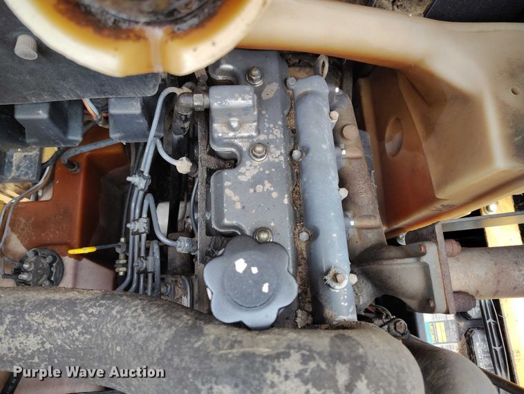 image for item DT0769 1999 New Holland LX 565 skid steer loader