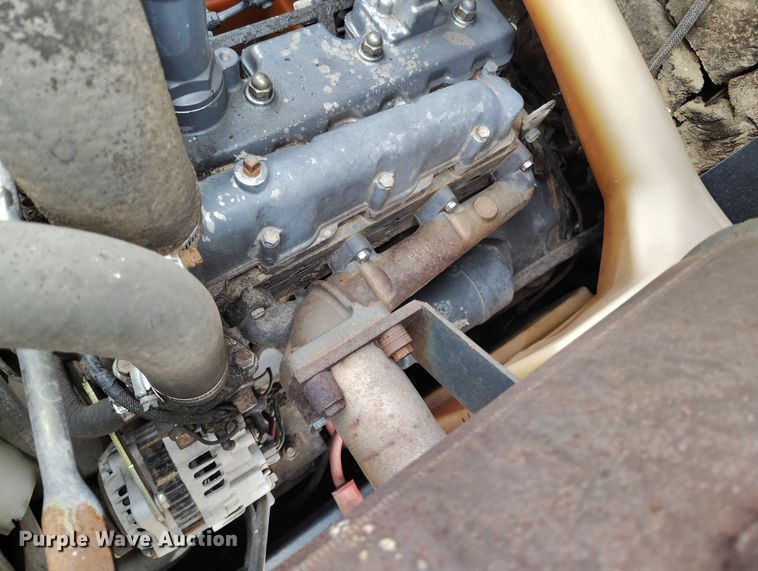 image for item DT0769 1999 New Holland LX 565 skid steer loader