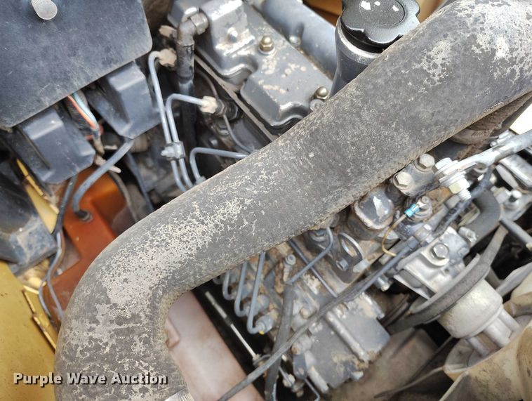 image for item DT0769 1999 New Holland LX 565 skid steer loader