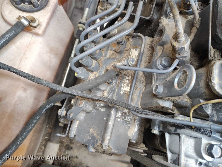 image for item DT0769 1999 New Holland LX 565 skid steer loader