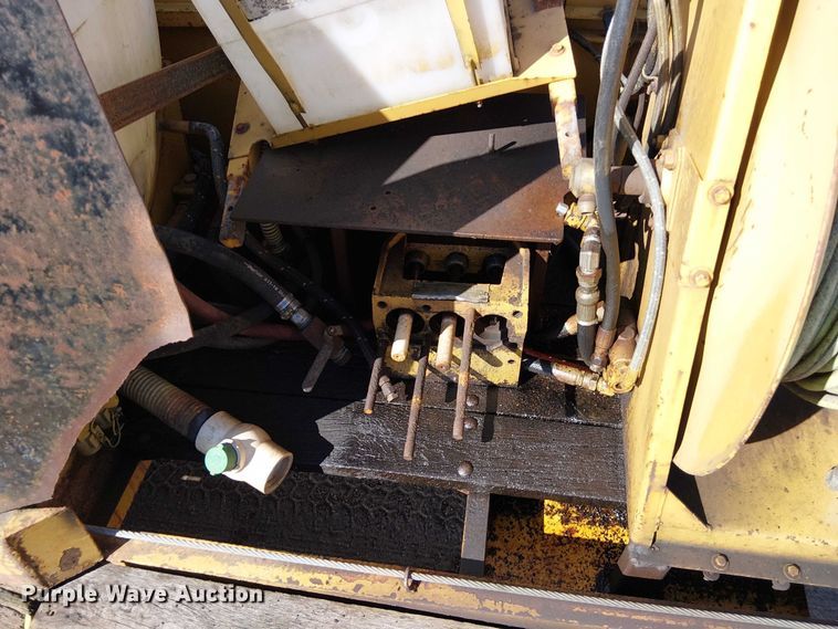 image for item DT6278 1992 Vermeer  D7X11A directional boring unit