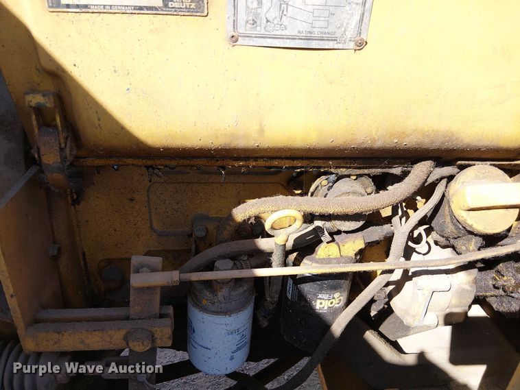 image for item DT6278 1992 Vermeer  D7X11A directional boring unit