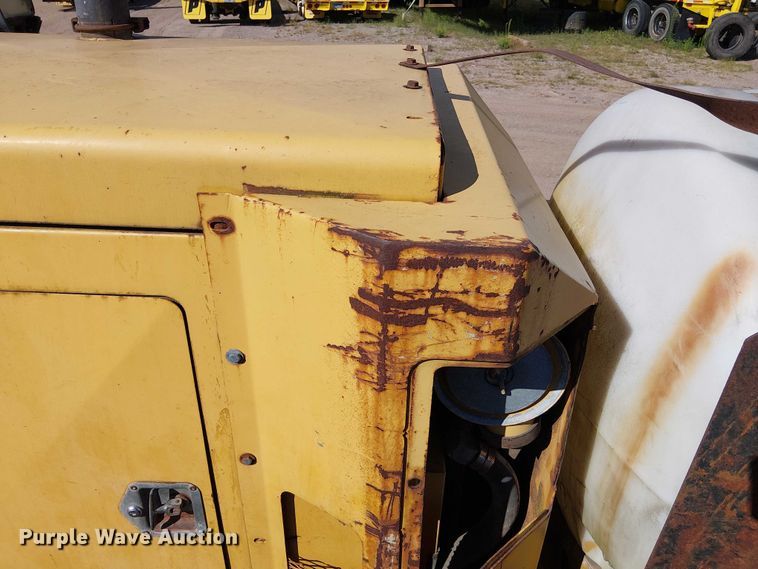 image for item DT6278 1992 Vermeer  D7X11A directional boring unit