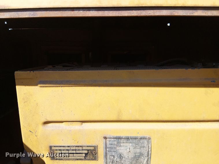 image for item DT6278 1992 Vermeer  D7X11A directional boring unit