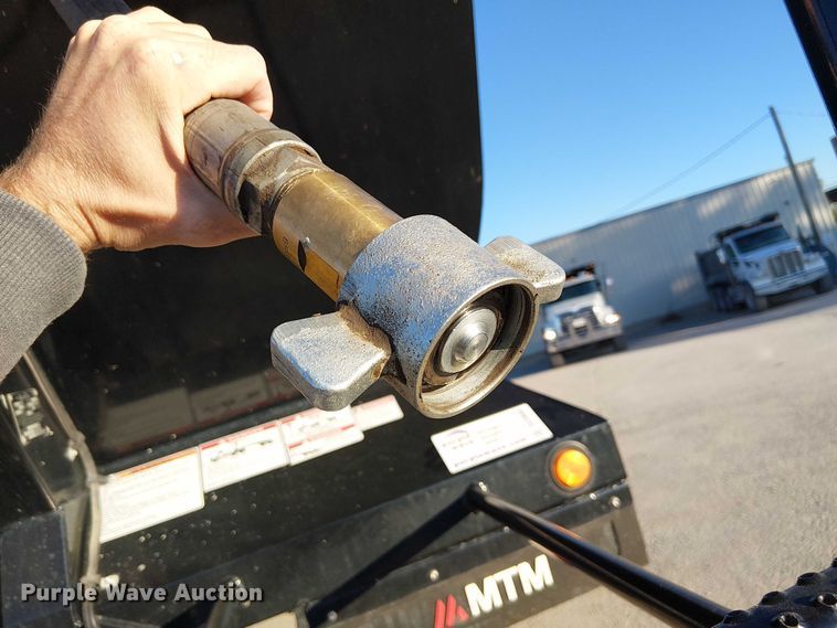 image for item DU3668 2023 MTM Midwest 26EL-QF-SP end dump trailer