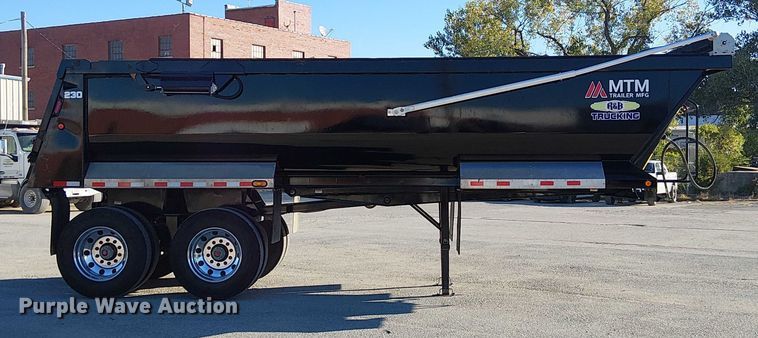 image for item DU3669 2023 MTM Midwest 26EL-QF-SP end dump trailer