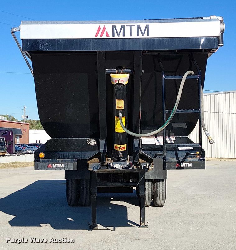 image for item DU3670 2023 MTM Midwest 26EL-QF-SP end dump trailer