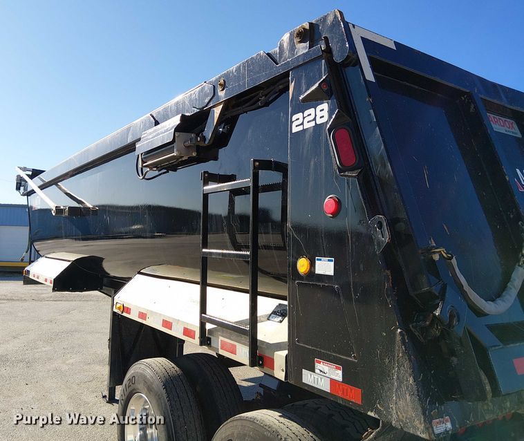 image for item DU3670 2023 MTM Midwest 26EL-QF-SP end dump trailer