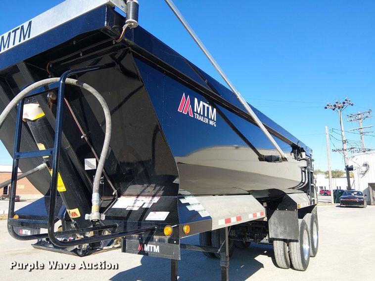 image for item DU3670 2023 MTM Midwest 26EL-QF-SP end dump trailer