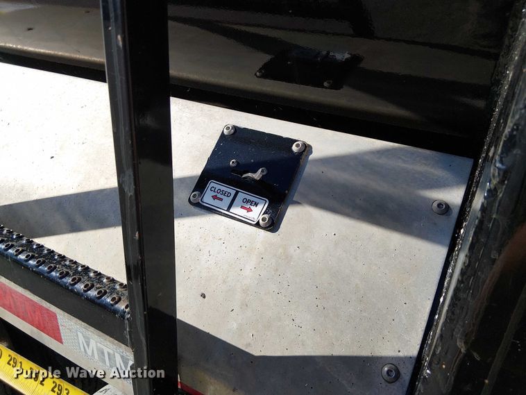 image for item DU3670 2023 MTM Midwest 26EL-QF-SP end dump trailer