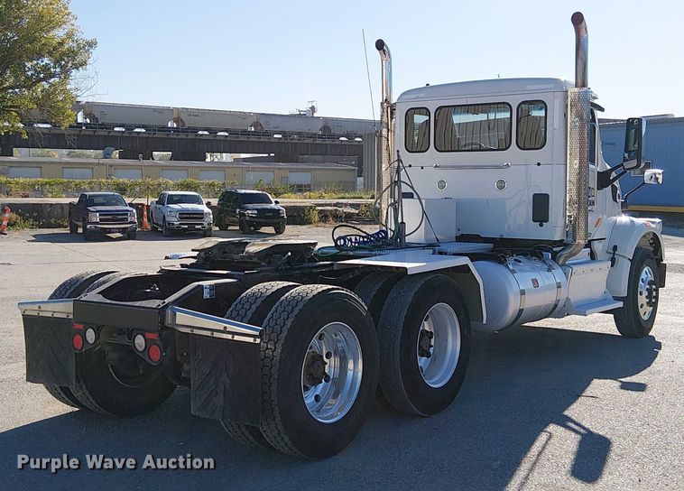 CAMIóN 2017 PETERBILT