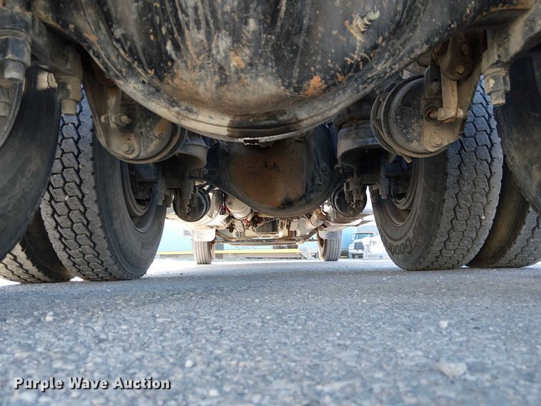 image for item DU3671 2017 Peterbilt  567 semi truck