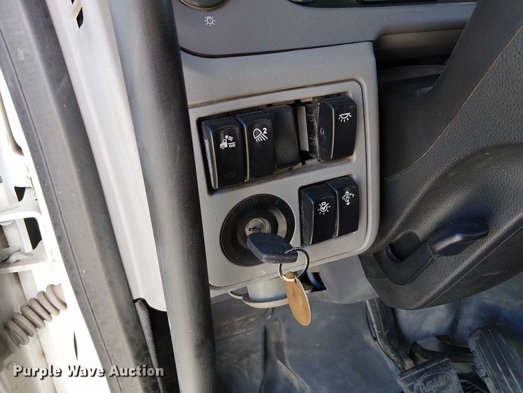 image for item DU3671 2017 Peterbilt  567 semi truck