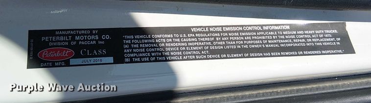 image for item DU3671 2017 Peterbilt  567 semi truck