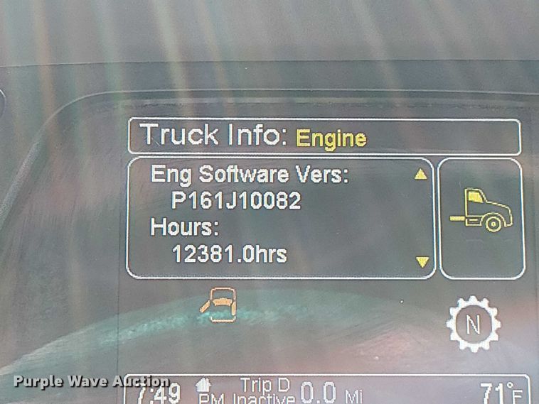 image for item DU3671 2017 Peterbilt  567 semi truck
