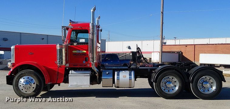 image for item DU3672 2023 Peterbilt 389 semi truck