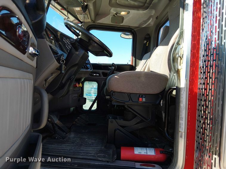 image for item DU3672 2023 Peterbilt 389 semi truck