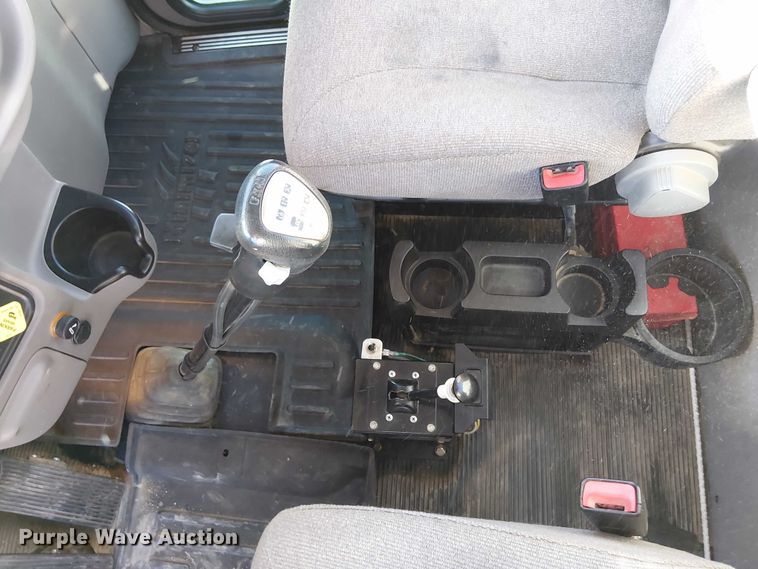 image for item DU3672 2023 Peterbilt 389 semi truck