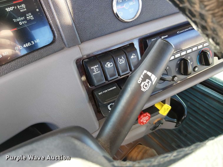 image for item DU3672 2023 Peterbilt 389 semi truck