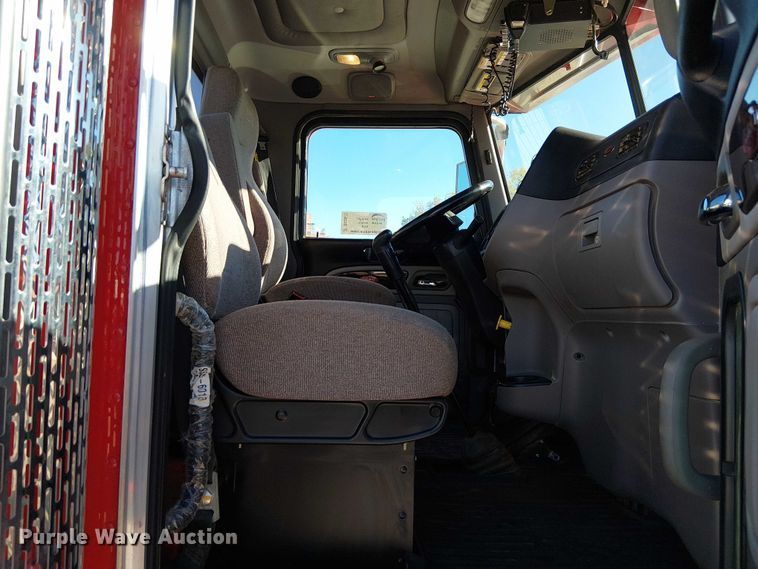 image for item DU3672 2023 Peterbilt 389 semi truck