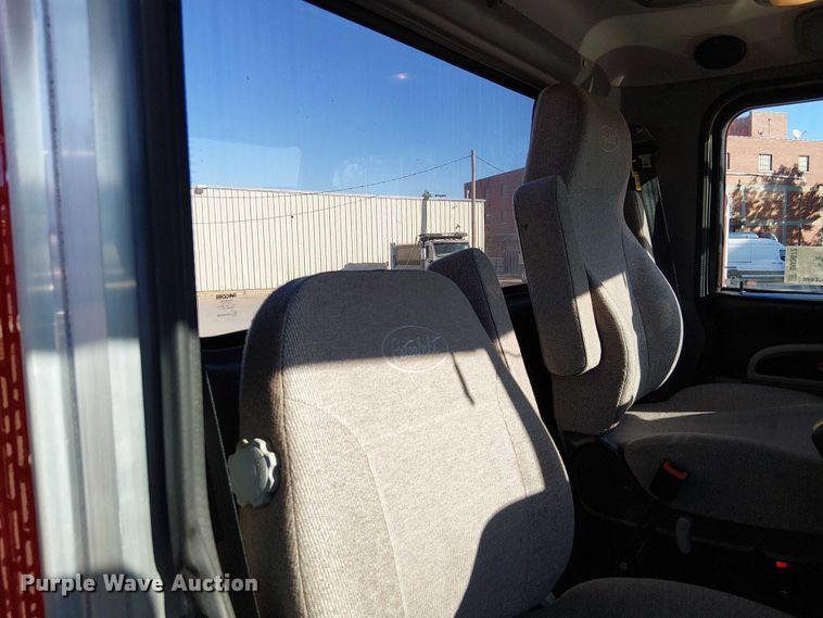 image for item DU3672 2023 Peterbilt 389 semi truck