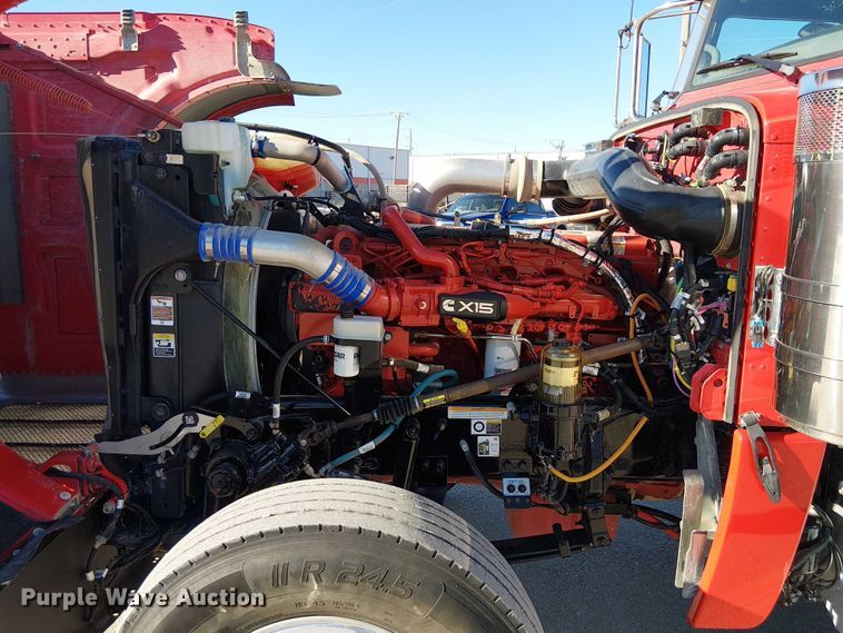 image for item DU3672 2023 Peterbilt 389 semi truck