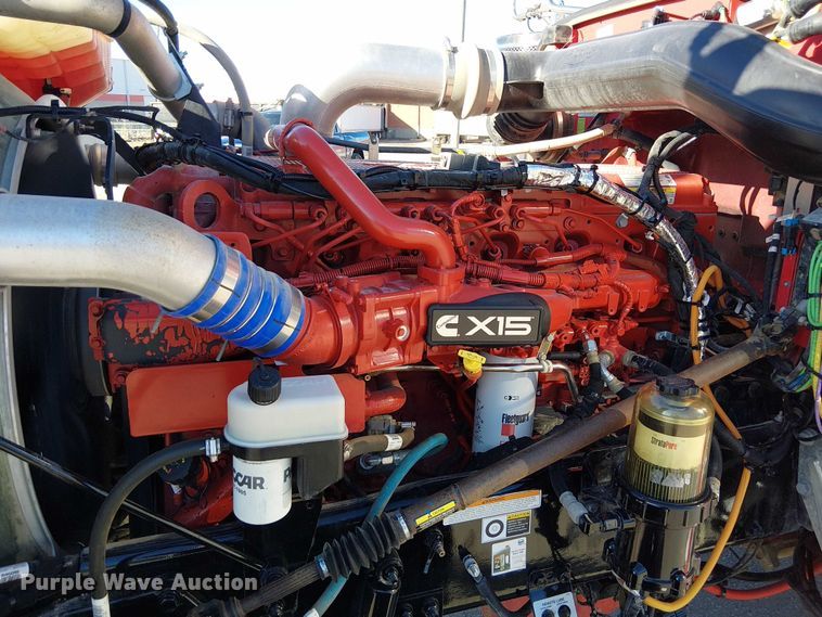 image for item DU3672 2023 Peterbilt 389 semi truck