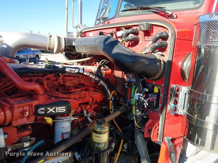 image for item DU3672 2023 Peterbilt 389 semi truck