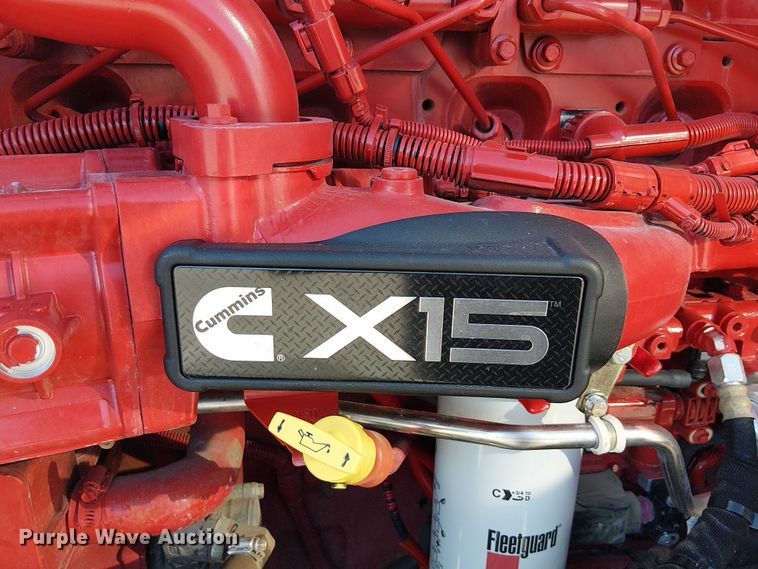 image for item DU3672 2023 Peterbilt 389 semi truck