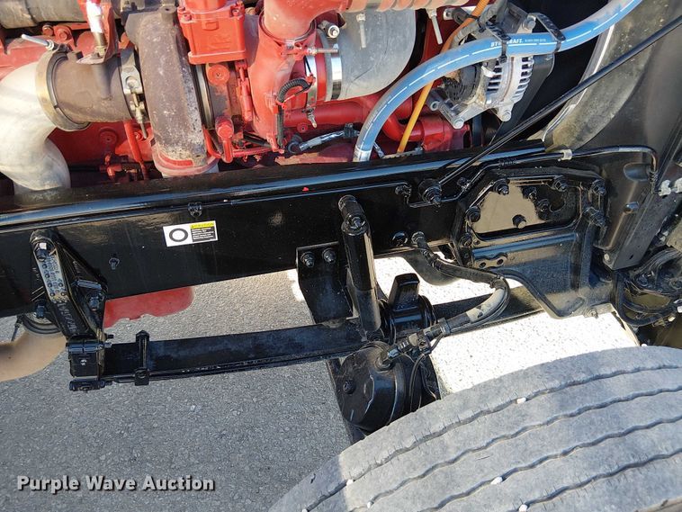 image for item DU3672 2023 Peterbilt 389 semi truck