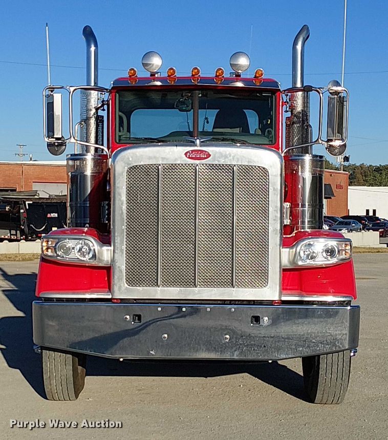 CAMIóN 2023 PETERBILT