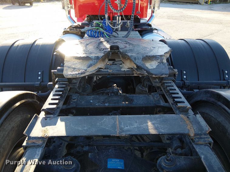 image for item DU3673 2023 Peterbilt 389 semi truck