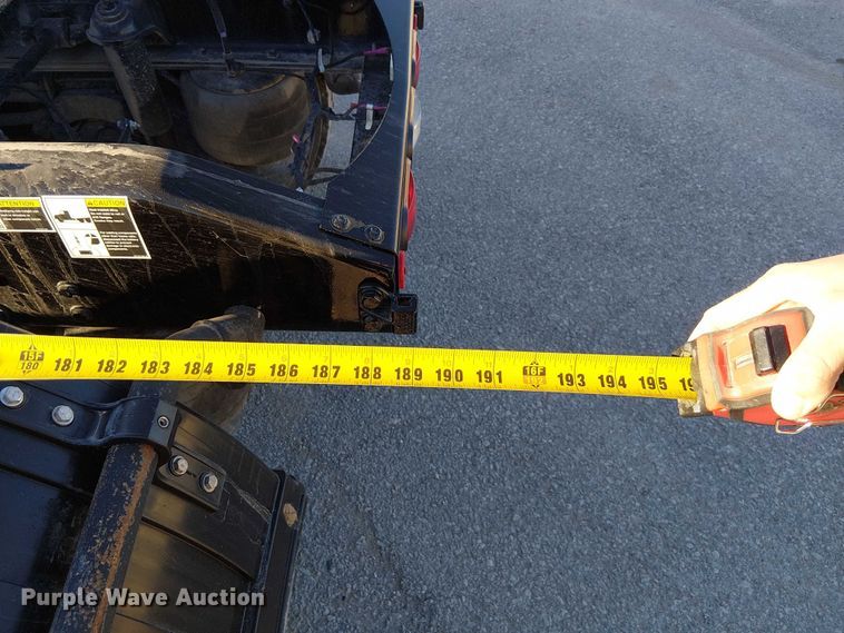 image for item DU3673 2023 Peterbilt 389 semi truck