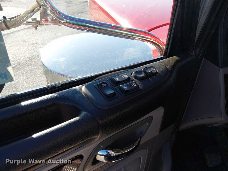 image for item DU3673 2023 Peterbilt 389 semi truck