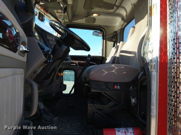 image for item DU3673 2023 Peterbilt 389 semi truck