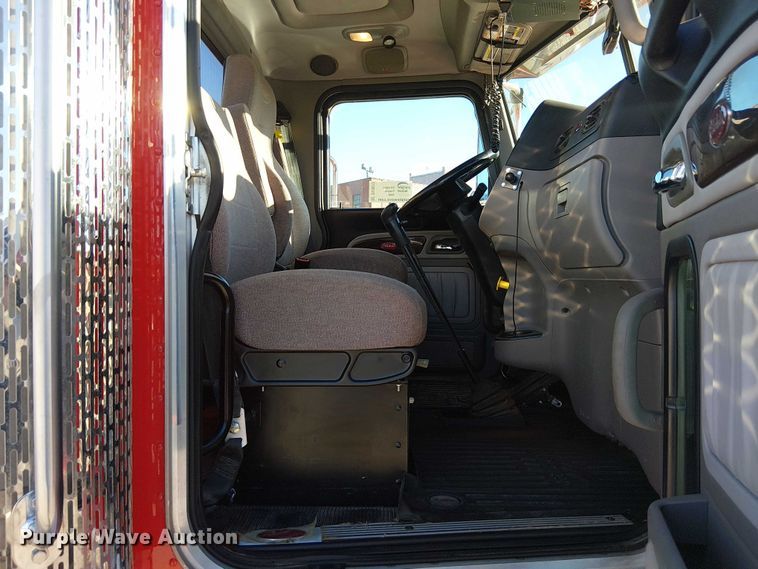 image for item DU3673 2023 Peterbilt 389 semi truck