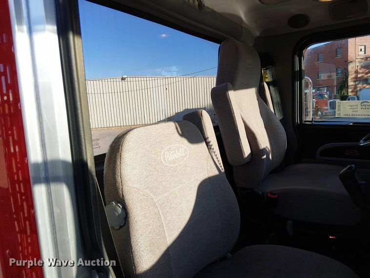 image for item DU3673 2023 Peterbilt 389 semi truck