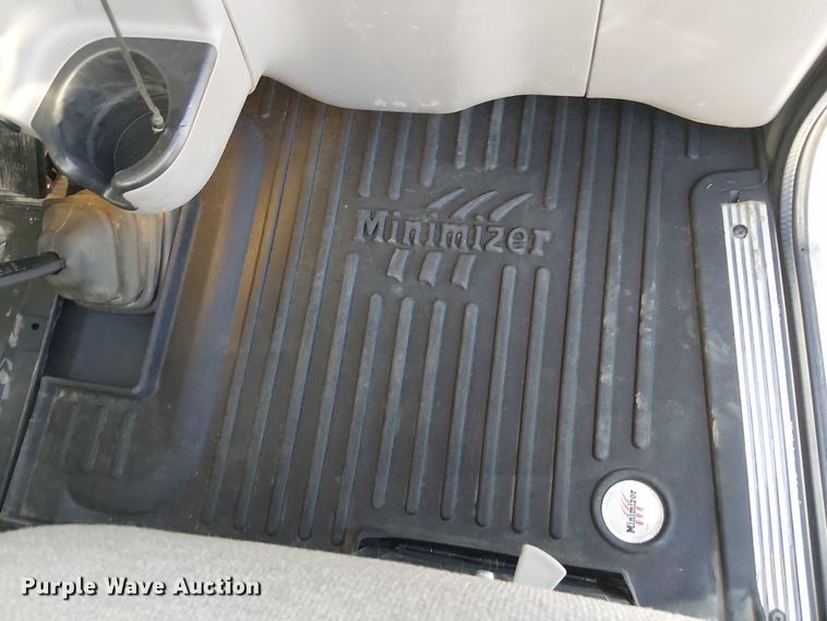 image for item DU3673 2023 Peterbilt 389 semi truck